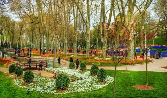 Gulhane Park flowers and gardens Istanbul